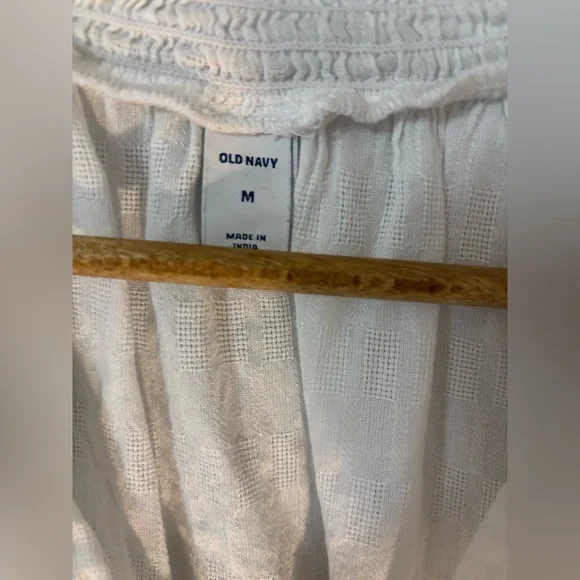 🖤Old Navy Crinkle Guaze Ruffle Cap Sleeve Top - Picture 5 of 8